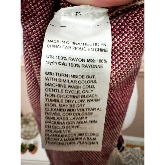 Chicos Pink and Black Animal Print Sweater Size 1P (Medium Petite) - Picture 5 of 5